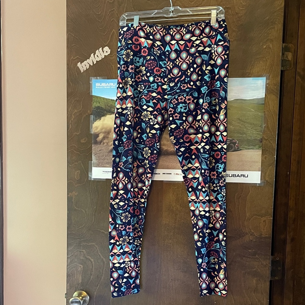Floral Patterned women’s LuLaRoe T&C Leggings